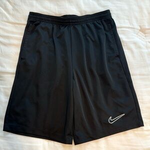 Nike black shorts boys size XL like new!